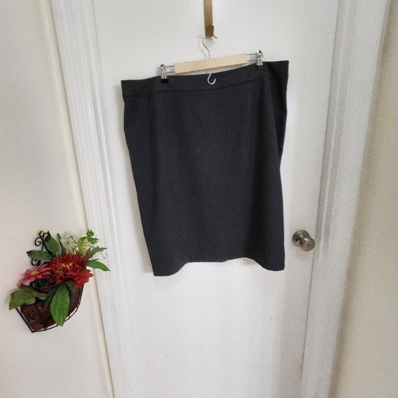 Calvin klein Tailored pencil skirt with defined waistband officewear plu… - Picture 10 of 15